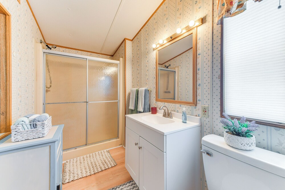2 Mi to Ellenton Outlets: Home w/ Community Perks!