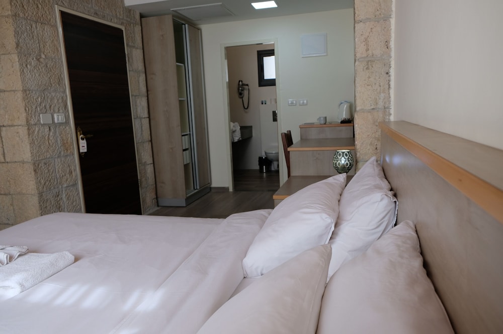 St. George’s Cathedral Pilgrim Guesthouse – Jerusalem