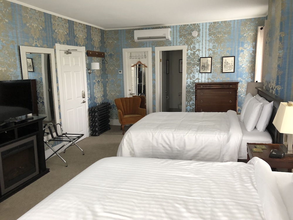 Gananoque Vacations - Seaway Manor - Property Image 40