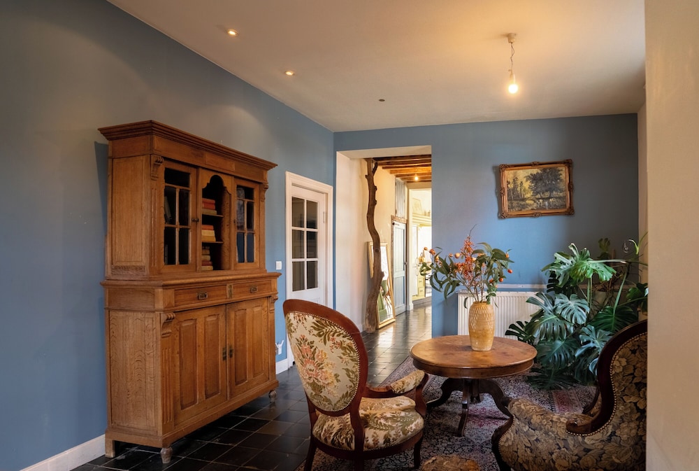 Maas Suites - The French House