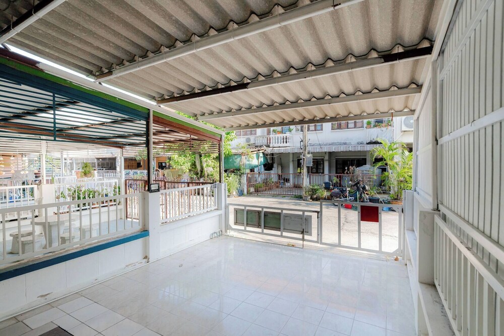 Charming 2-bedroom House in Hua Hin Soi 80,12-minute Walk to Beach