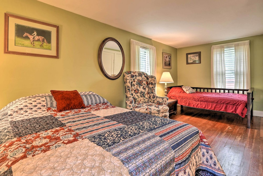 Rustic Roxbury Ski Farmhouse With Trails! view 3