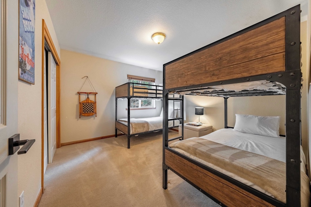 Stylish Truckee Retreat Deck, Near Lake & Skiing Moraine by Avantstay