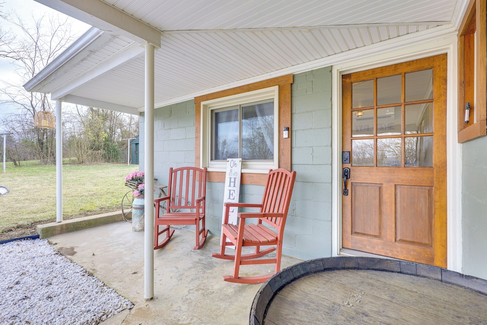 Grill & Fire Pit: New Market Getaway on 3-acres!