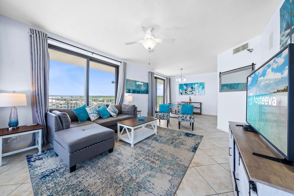 Pelican Pointe by Hosteeva