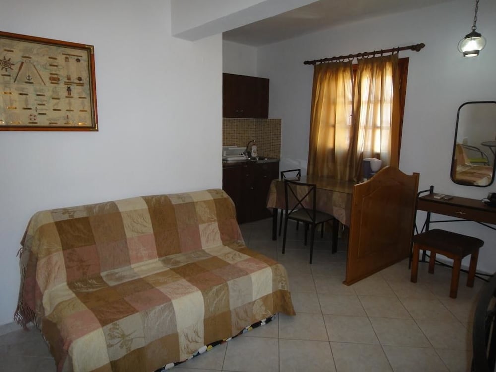 Captain's Suites