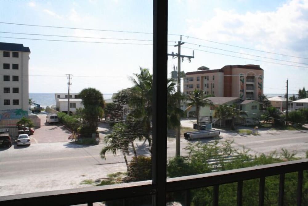 Edgewater Inn