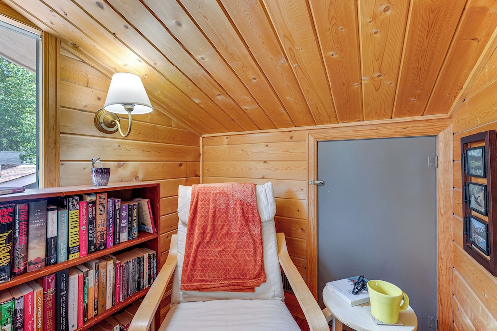 Private Hot Tub - Riverfront Cabin In Estes Park!