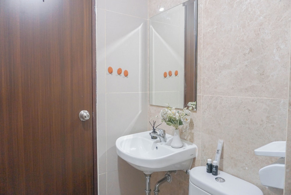 Comfy And Homey 2Br Transpark Cibubur Apartment