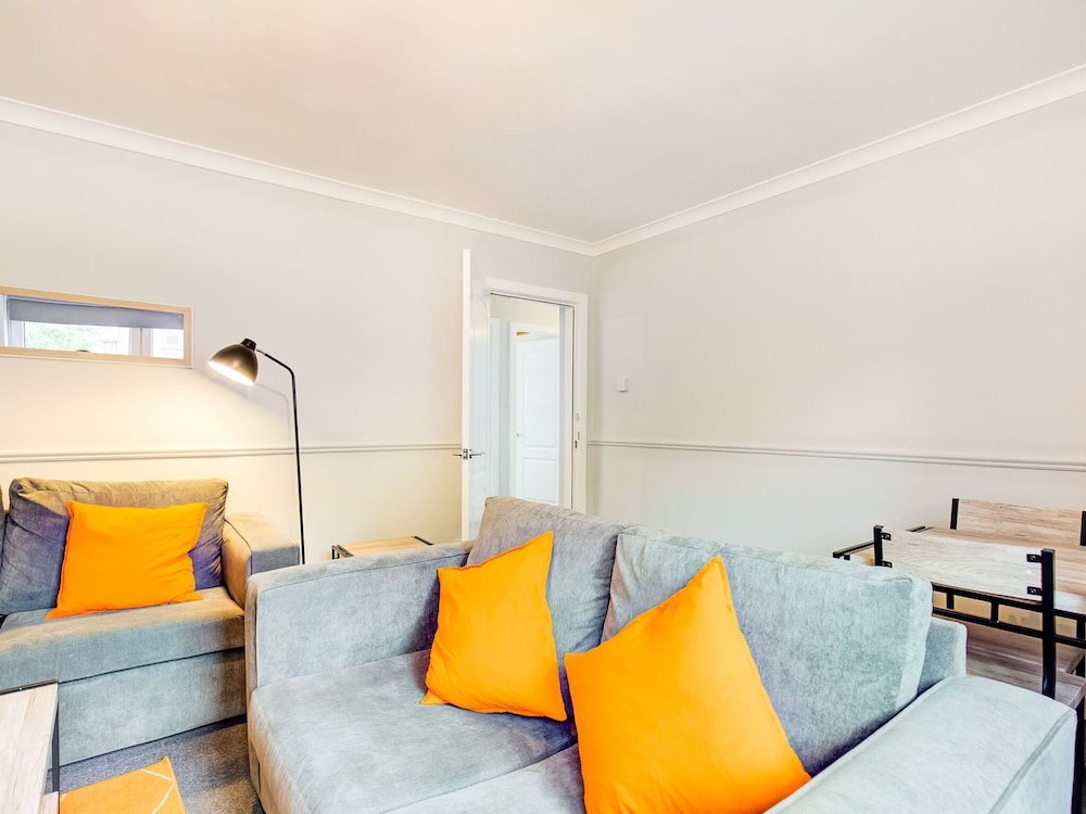 Graceful Apartment in Greenock near Newark Castle view 4
