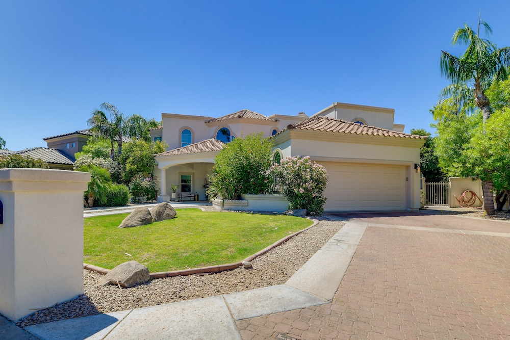 Waterfront Luxury Gilbert Retreat w/ Pool  Spa! - Property Image 37