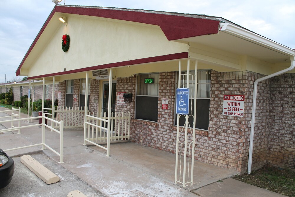 Reddy Inn and Suites