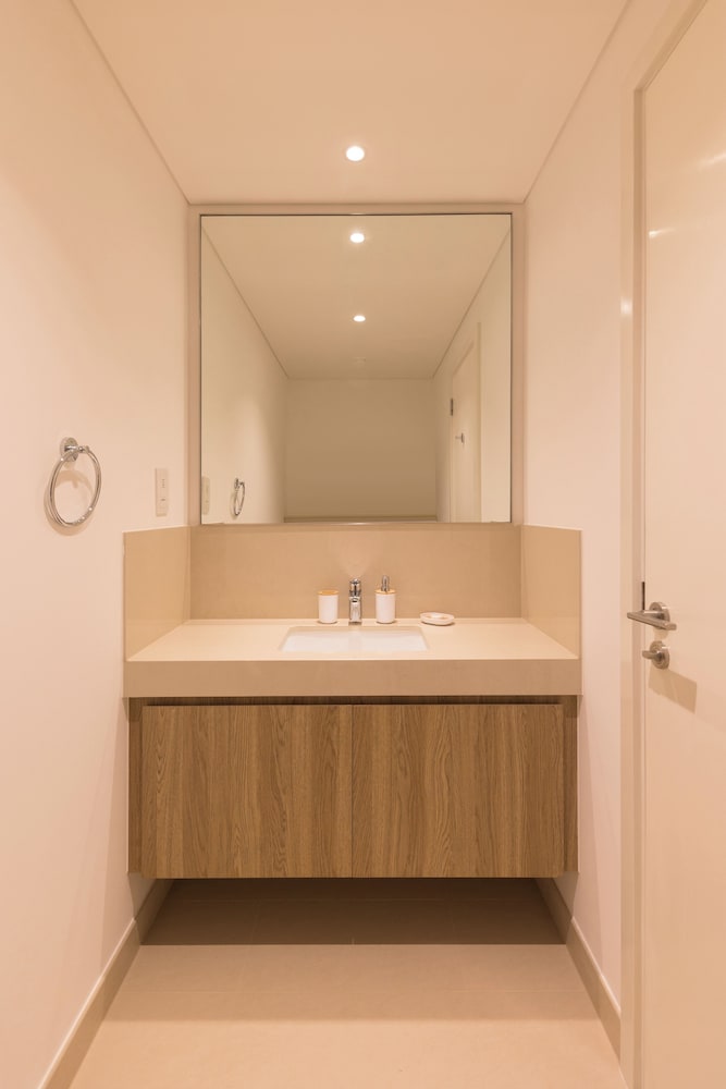 Premium Spacious 3BR Downtown Views
