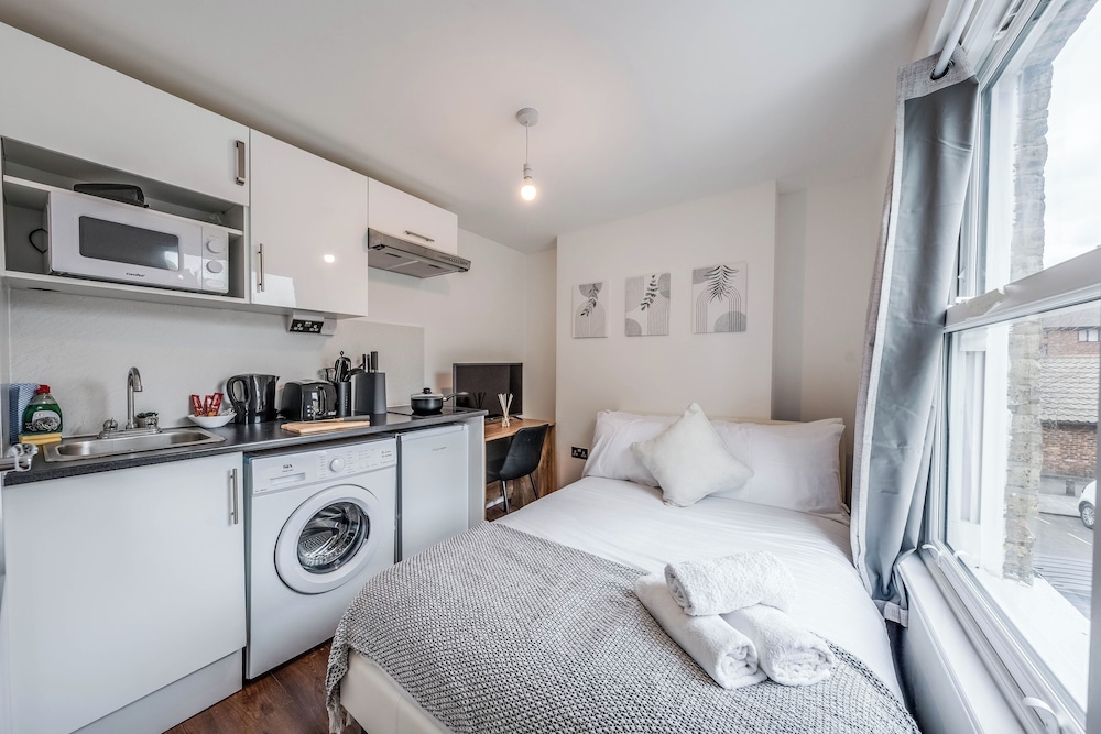 Camberwell High Spec 6-Studio Unit Block