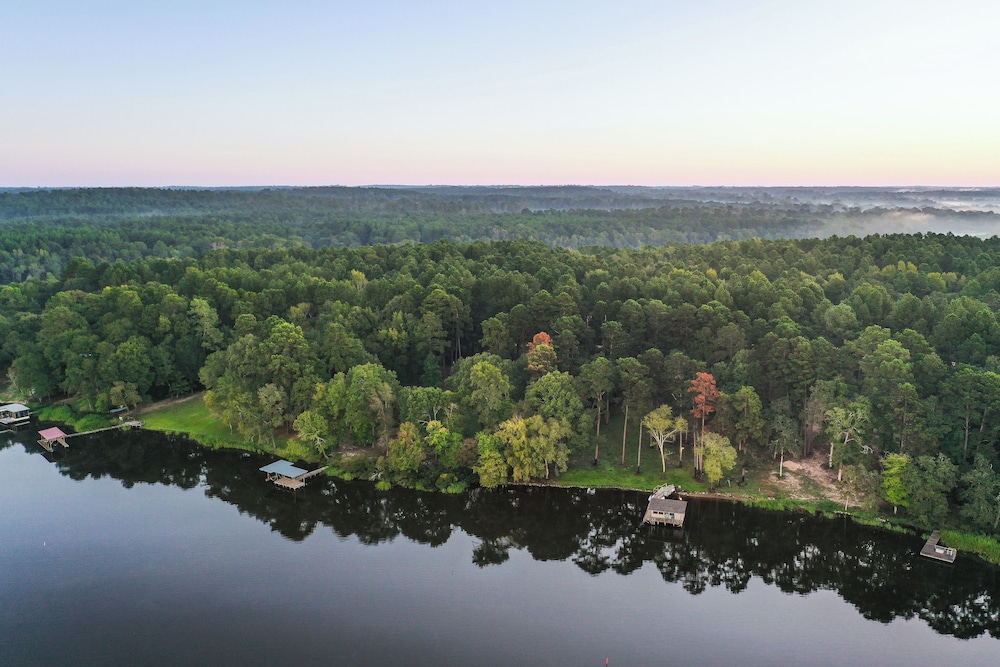 Lakefront Crockett Cabin w/ Boathouse & Kayaks! view 5