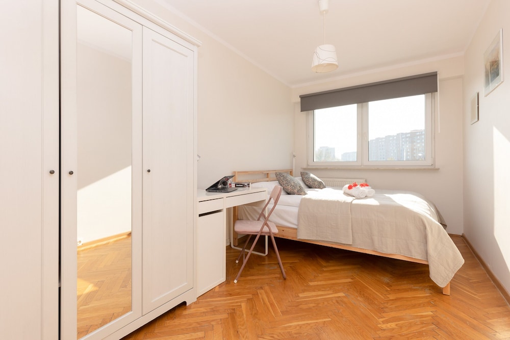 Warsaw Apartment Kasprowicza by Renters view 3