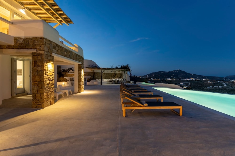 Luxury Villa With Stunning Views Above Kalo Livadi