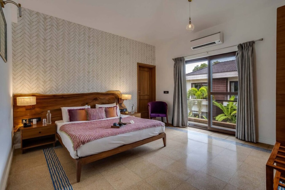 Villa Ayana 5bhk With Pool and Near the Beach