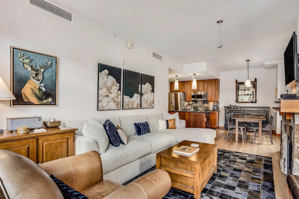 Capitol Peak Lodge by Snowmass Mountain Lodging