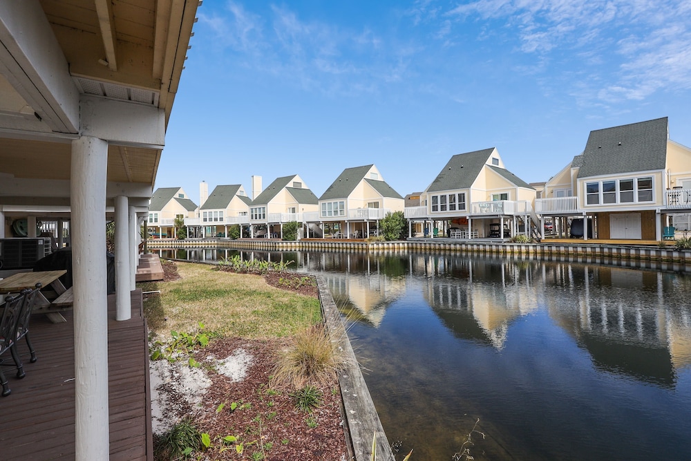 Sandpiper Cove 0012 3 Bedroom Villa by RedAwning