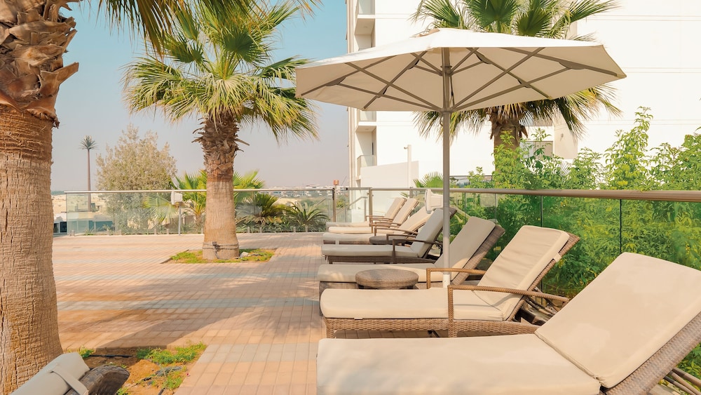 KeyRock Golf Gate - Stylish Retreat