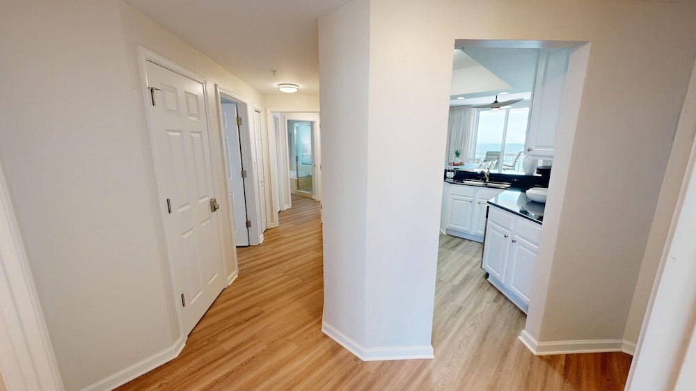 Silver Beach 1104w 3 Bedroom Condo