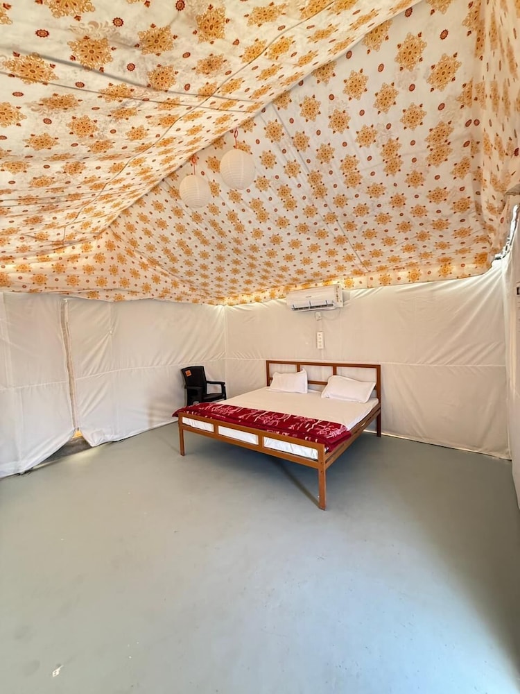 Stayguru Patgar Tent