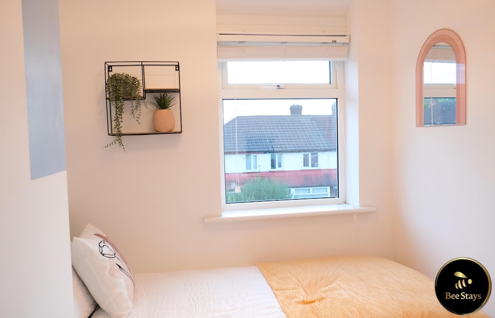Caldecott House - Close to M60 and M62 view 4