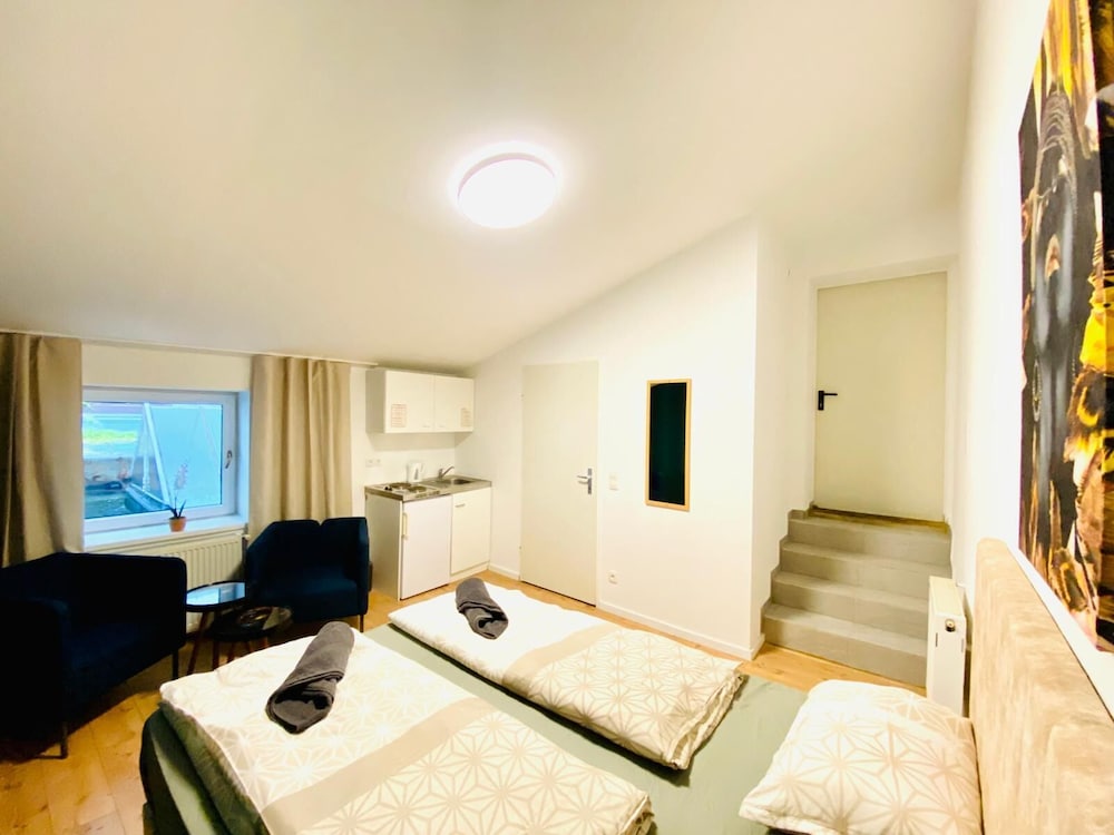 8 Studios with Terrace in Margareten