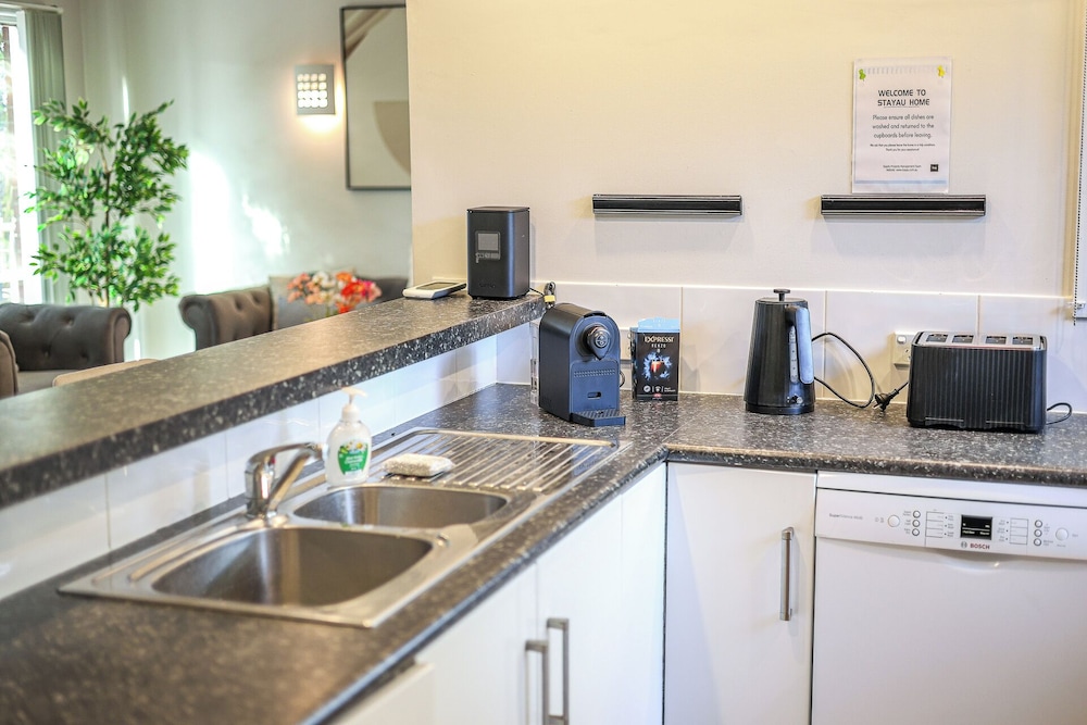StayAU Gorgeous 5BR BBQ Home Geelong