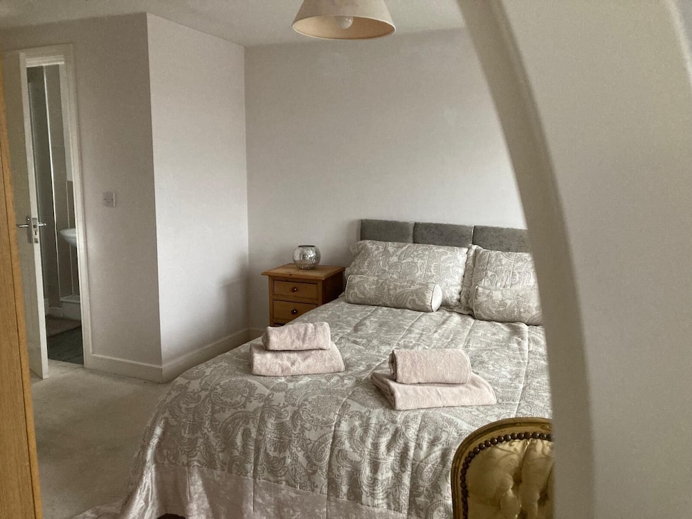 Host Stay Hunters Wood Court