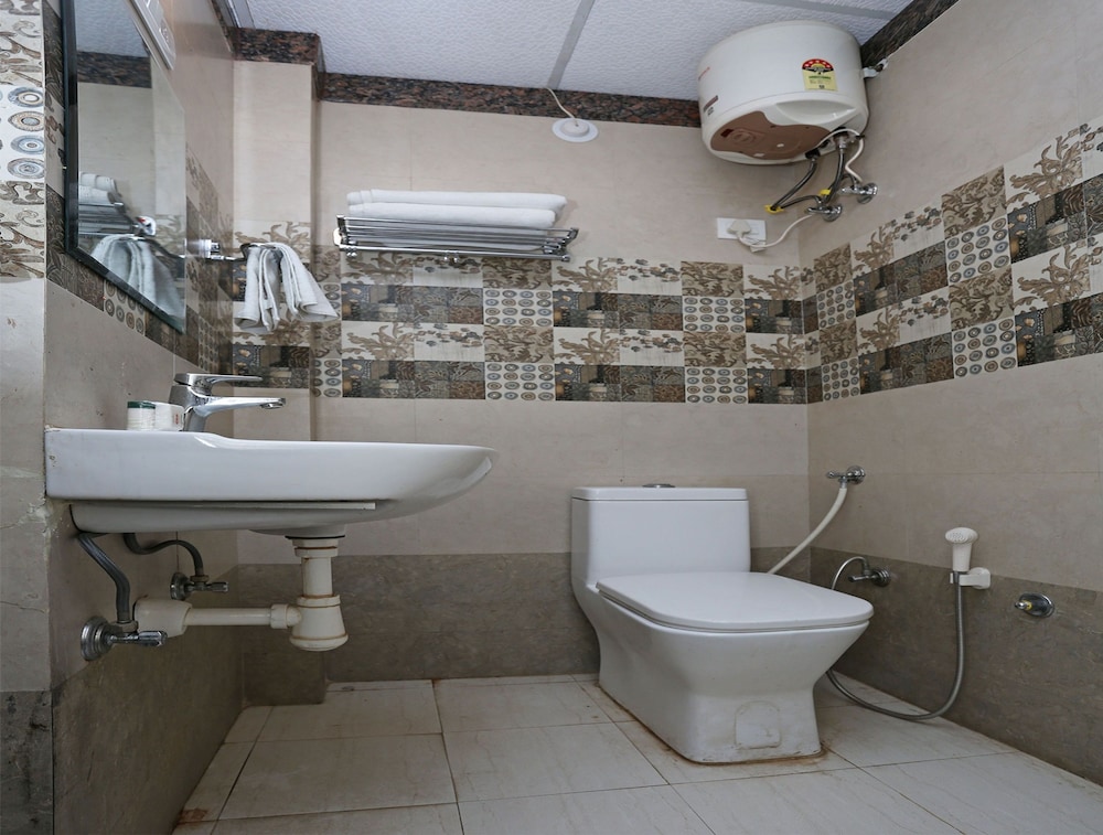OYO 9476 Hotel Mittal