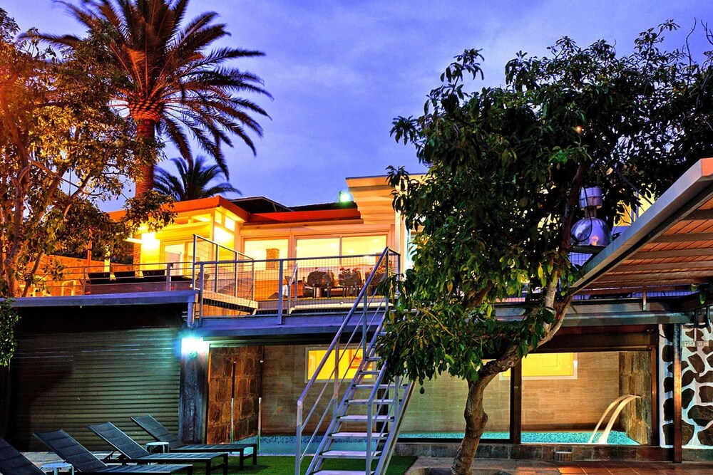 Villa With Pool and Extravagant Architecture photo 2