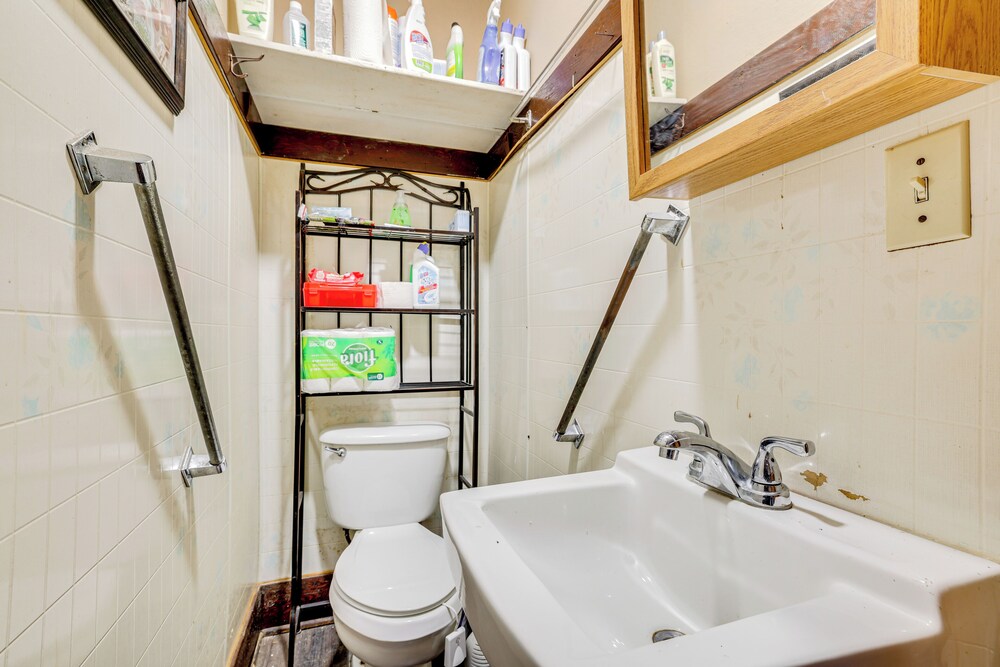 Steps to Root River: Home w/ Large Yard!