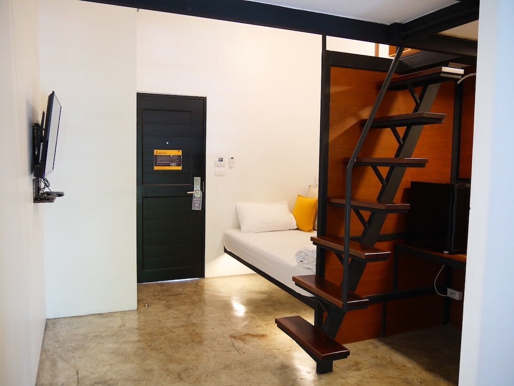 Book a Bed Poshtel - Hostel