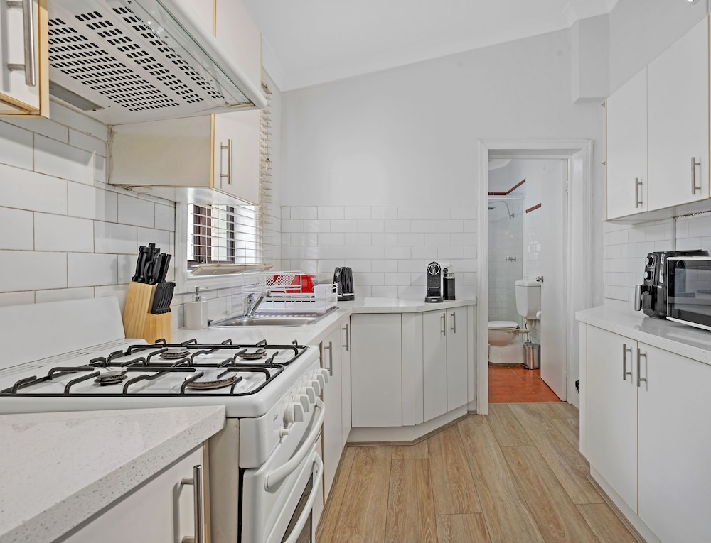 Kozyguru | Surry Hills | Classic Terraced House