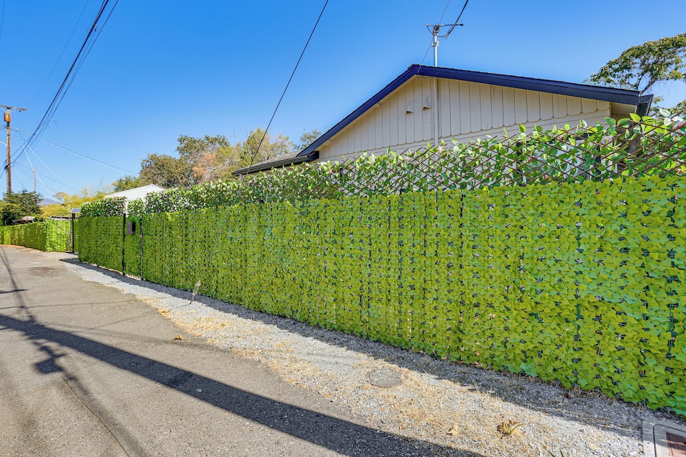 Walkable & Bright Bungalow in Dtwn Redding!