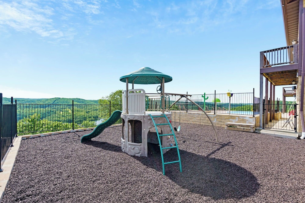 Luxury Penthouse - Amazing Views! Near Sdc!