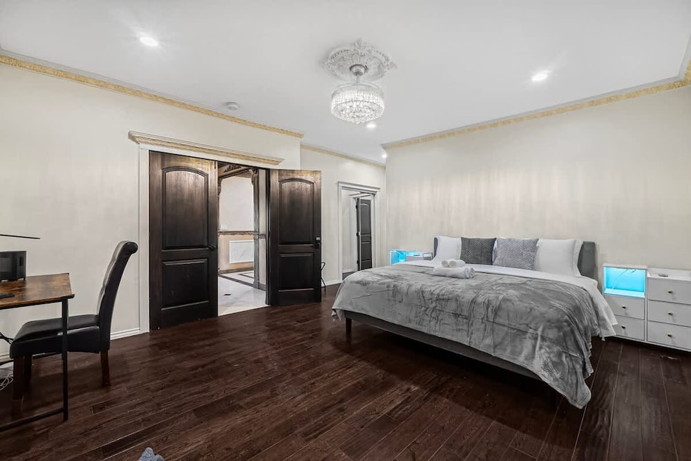 Stunning House wt 6Br 5bth SJ