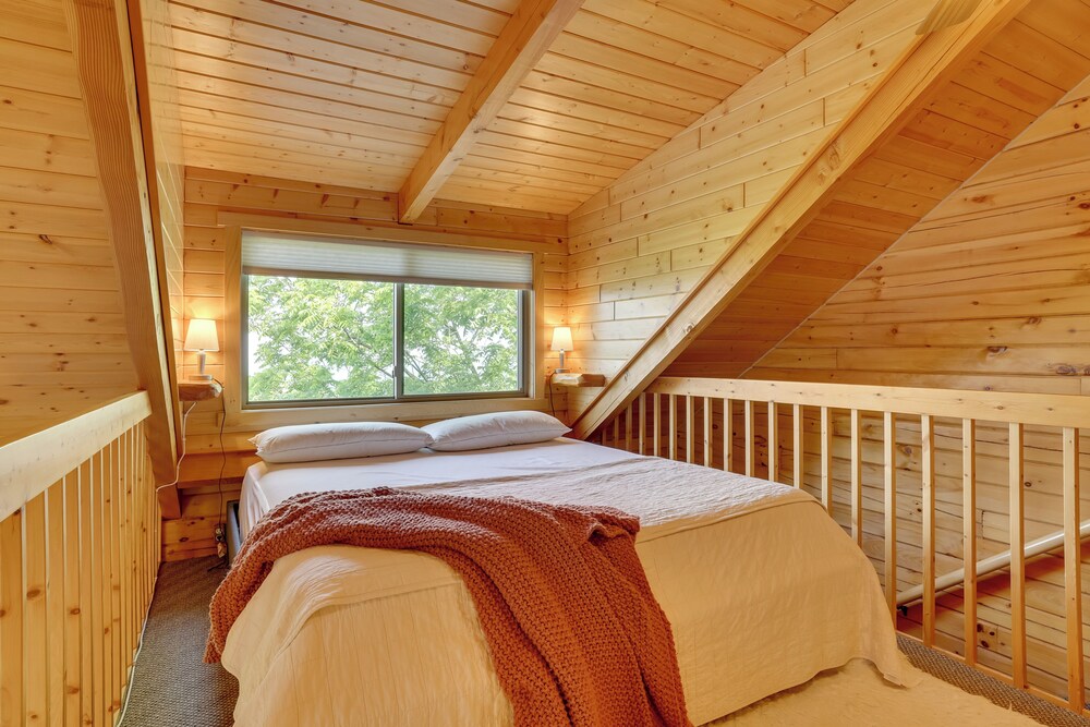 Bluff Views: 'bunker Hill' Cabin in Mindoro!