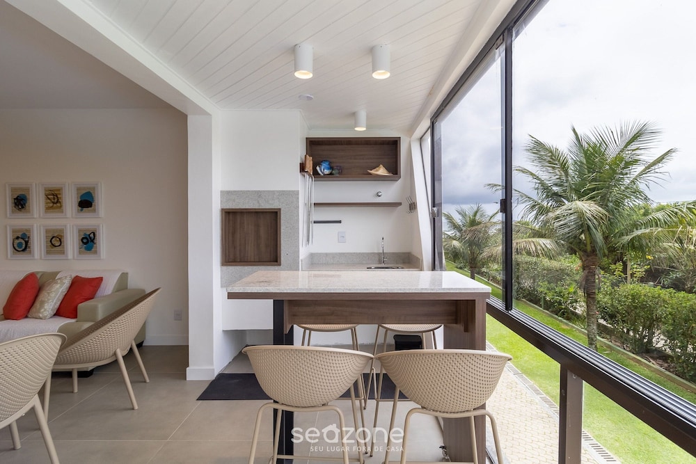 Beira-sea Condominium in Ingleses Norte - POR