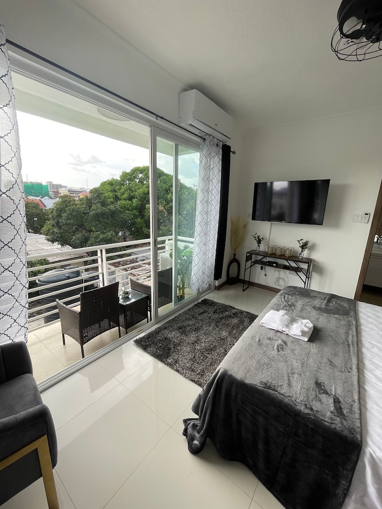 Kensington Gates view 5