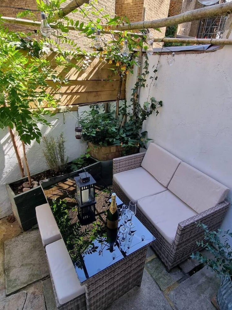 outdoor bbq area