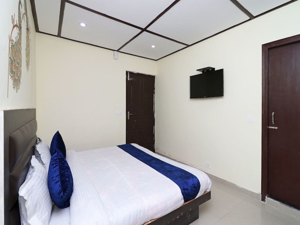 Dehradun Vacations - OYO 13673 Home Luxury 1RK Happy Valley - Property Image 14