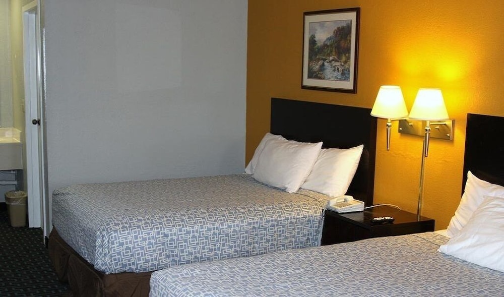 Express Inn & Suites view 3