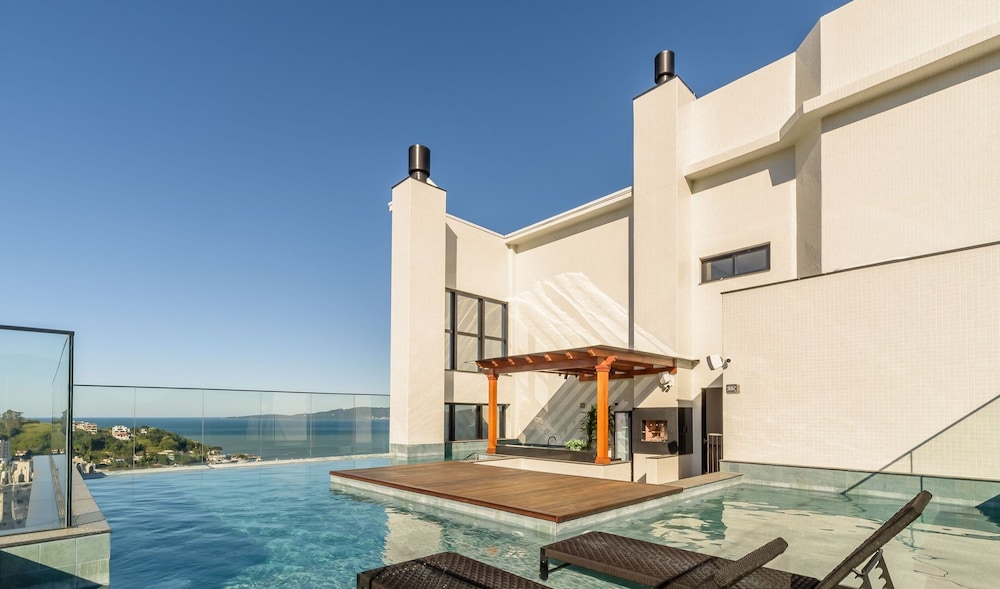 MHF II Apts Variados em Prédio com Vista para o Mar em Itapema