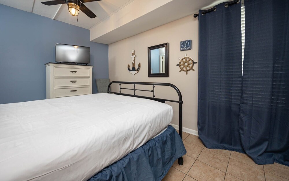Island Winds East 707 2 Bedroom Condo