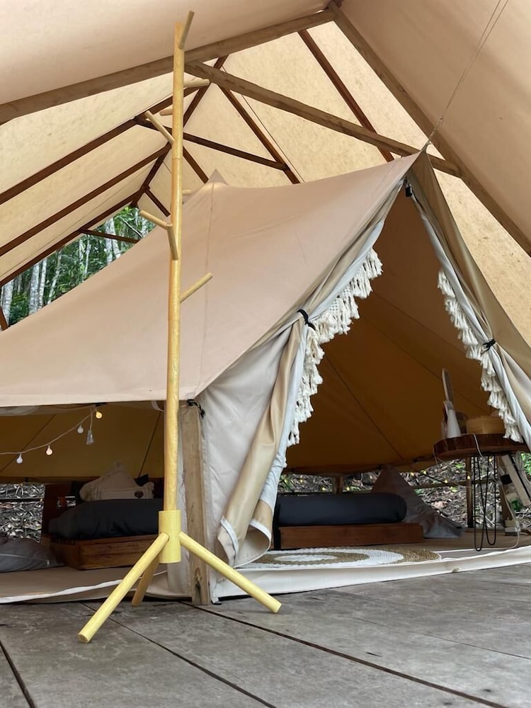 Lainkalogos Glamping