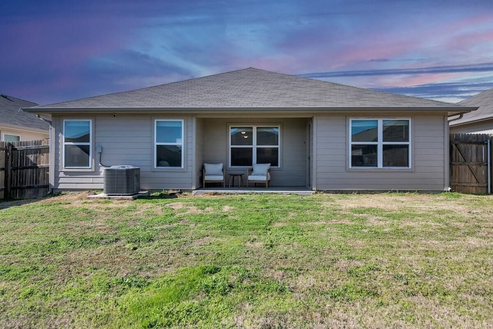 @ Marbella Lane - Polished 3BR Home in Austin TX