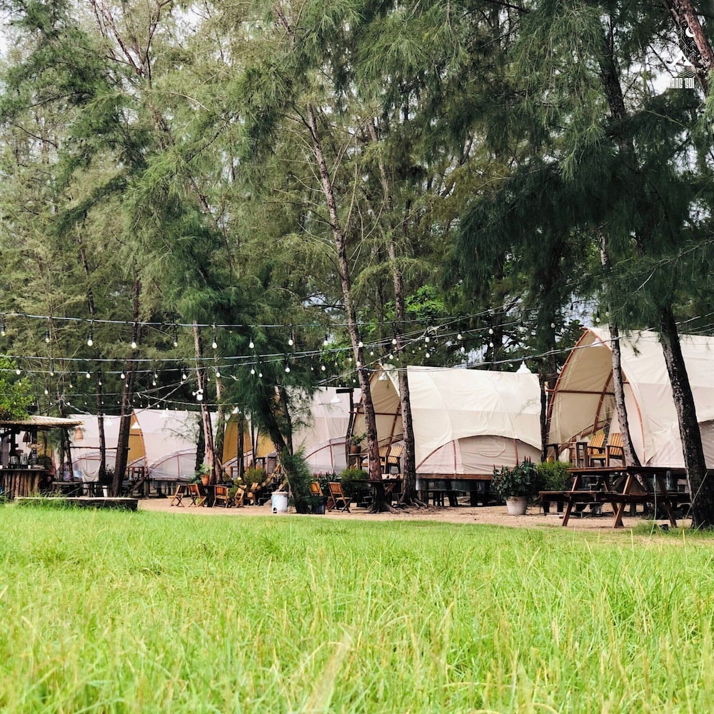 Hang Sói Glamping